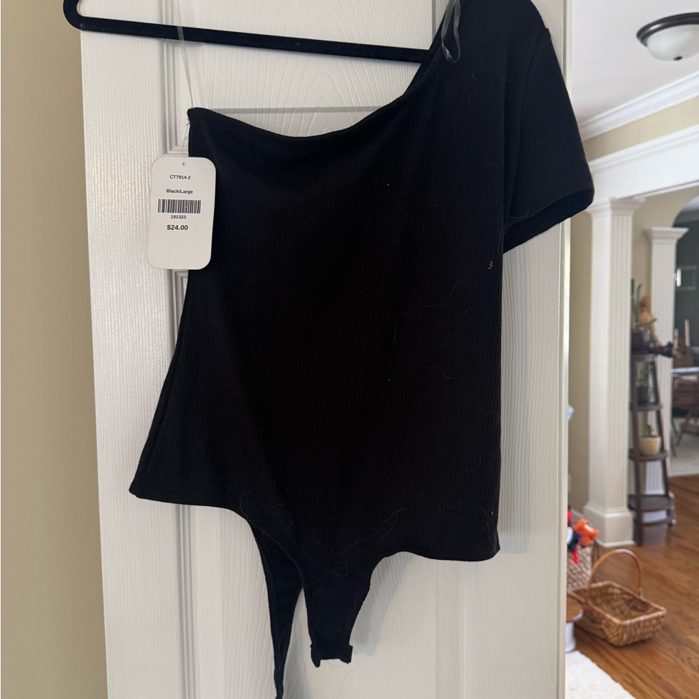 Black One-Shoulder Bodysuit